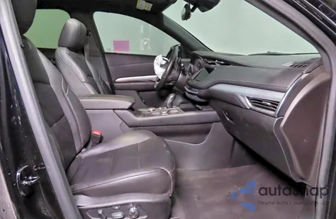 2019 Cadillac Xt4 Premium Luxury z USA, uszkodzony, nr VIN 1GYFZCR42KF162018